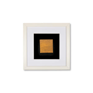 Quadratwerk Wandbild Noble Wood Quadrat 27cm - Rahmen Weiß, Hintergrund Schwarz, Passepartout Weiß/Weiß