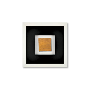 Quadratwerk Wandbild Noble Wood Quadrat 27cm - Rahmen Weiß, Hintergrund Weiß, Passepartout Schwarz/Schwarz