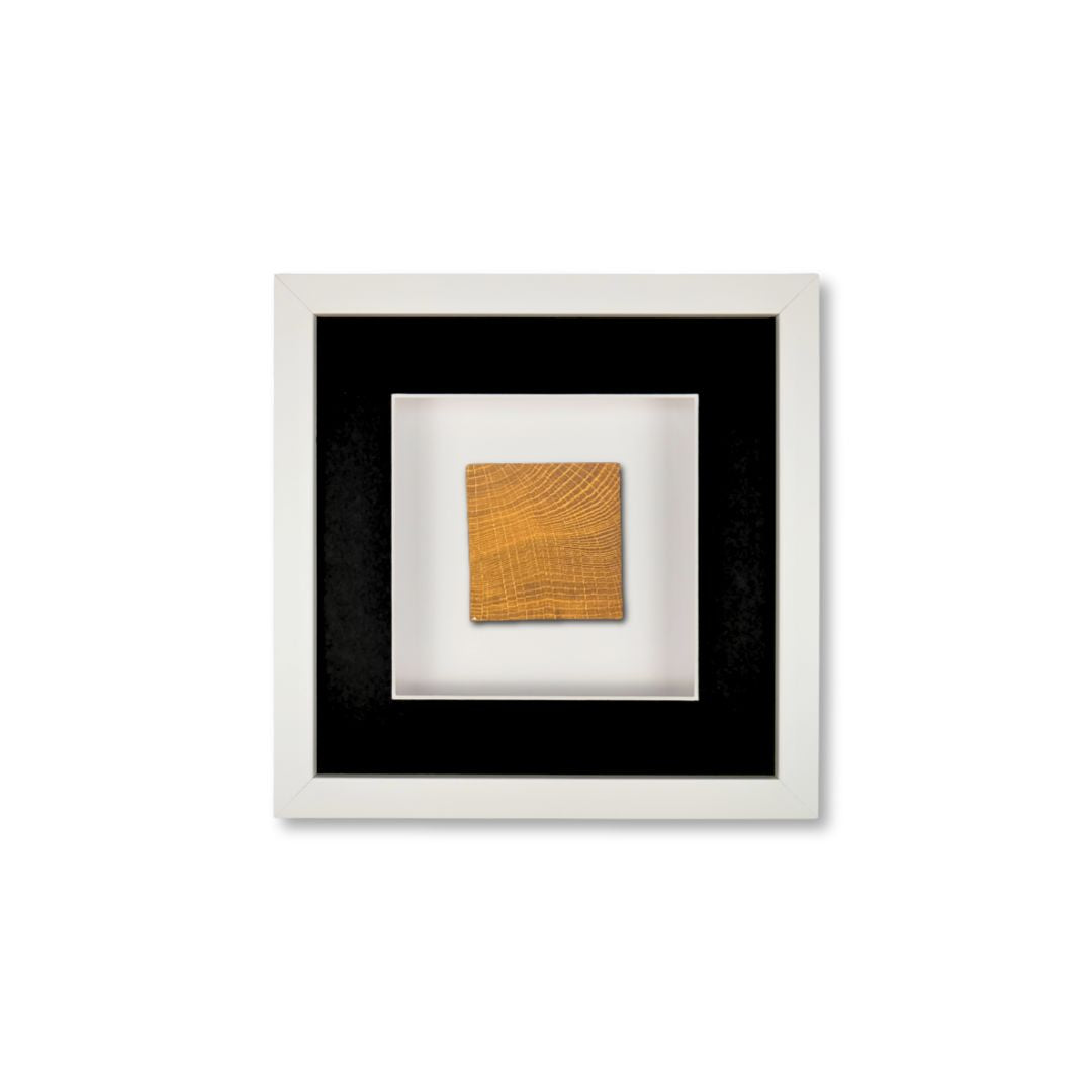 Quadratwerk Wandbild Noble Wood Quadrat 27cm - Rahmen Weiß, Hintergrund Weiß, Passepartout Schwarz/Weiß