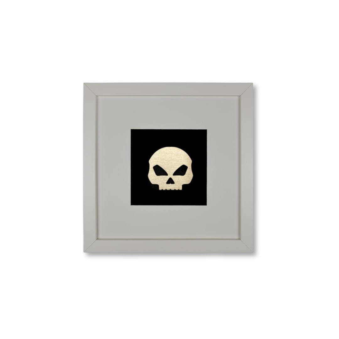 Quadratwerk Wandbild Prestige Steel Skull 27cm - Rahmen Weiß, Hintergrund Schwarz, Passepartout Weiß/Schwarz