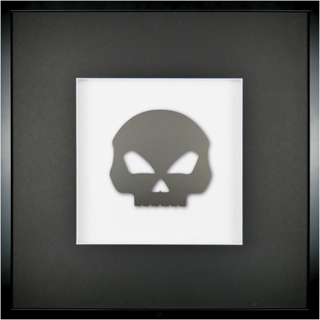 Quadratwerk Wandbild Pure Black Totenkopf 58cm - Rahmen Schwarz, Hintergrund Weiß, Passepartout Schwarz/Weiß