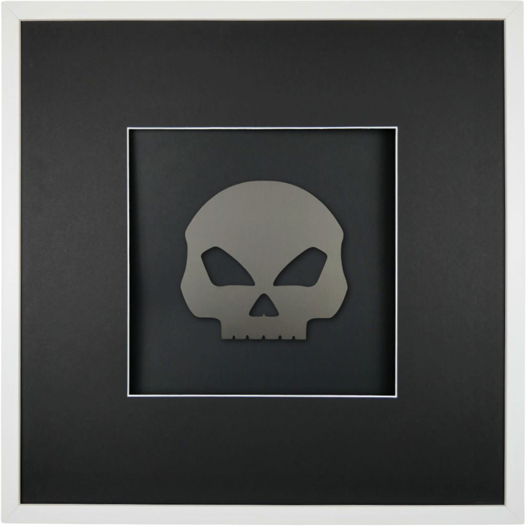 Quadratwerk Wandbild Pure Black Totenkopf 58cm - Rahmen Weiß, Hintergrund Schwarz, Passepartout Schwarz/Weiß
