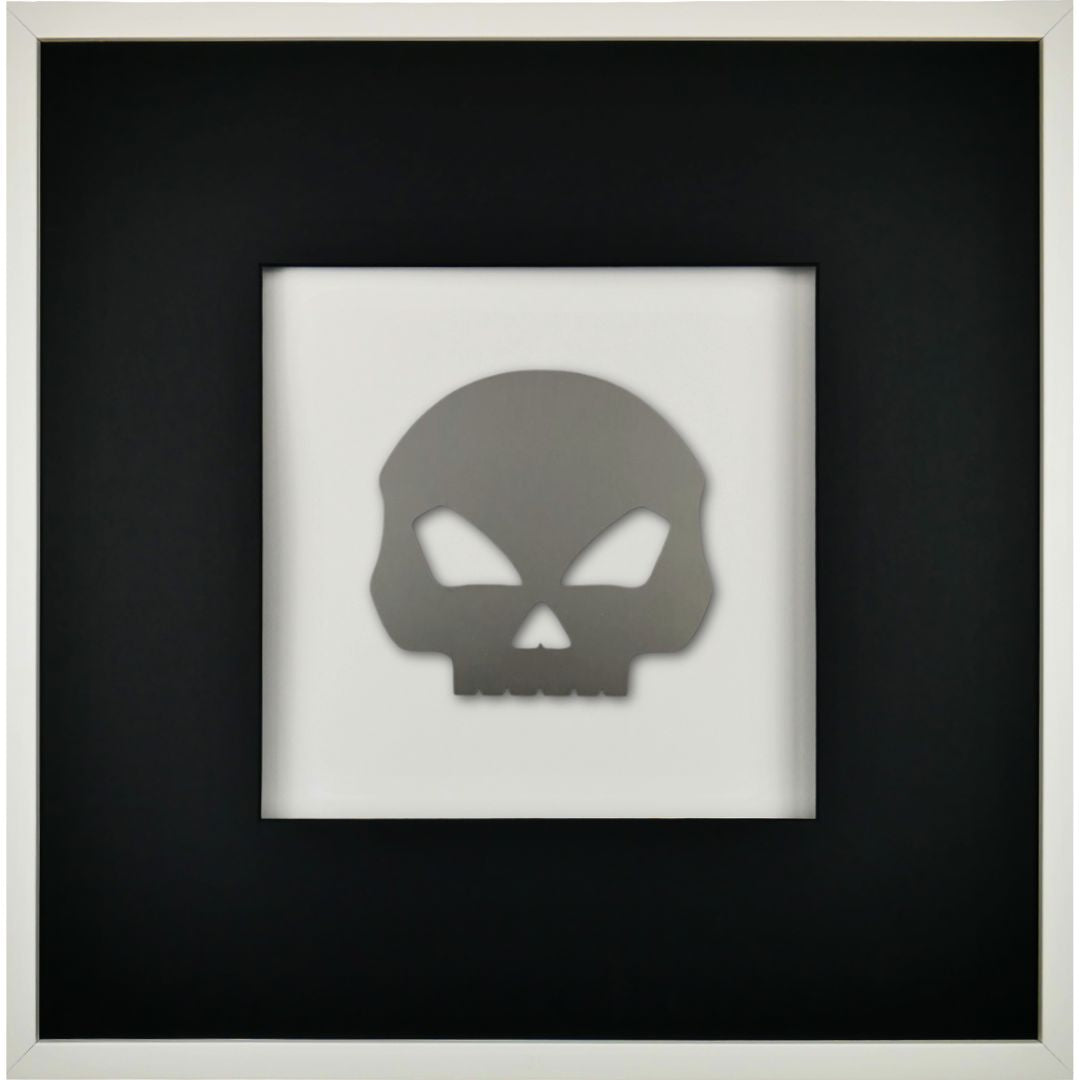 Quadratwerk Wandbild Pure Black Totenkopf 58cm - Rahmen Weiß, Hintergrund Weiß, Passepartout Schwarz/Schwarz