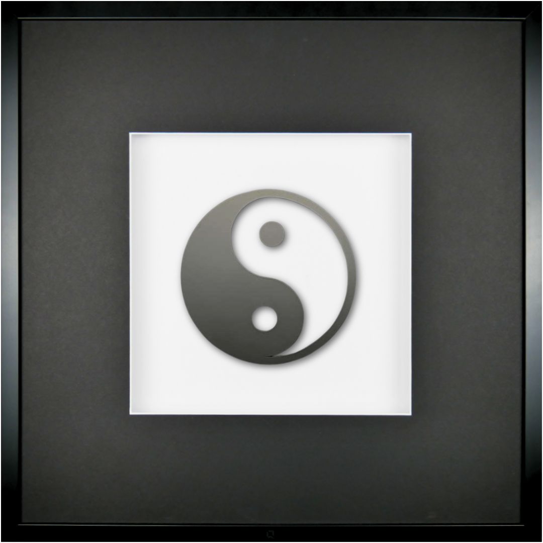 Quadratwerk Wandbild Pure Black Yin & Yang 58cm - Rahmen Schwarz, Hintergrund Weiß, Passepartout Schwarz/Weiß