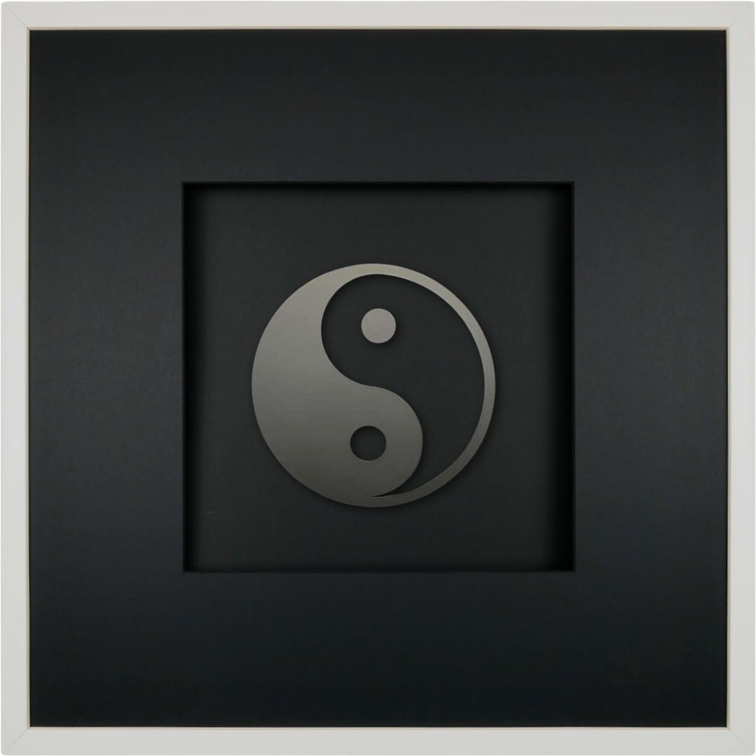 Quadratwerk Wandbild Pure Black Yin & Yang 58cm - Rahmen Weiß, Hintergrund Schwarz, Passepartout Schwarz/Schwarz