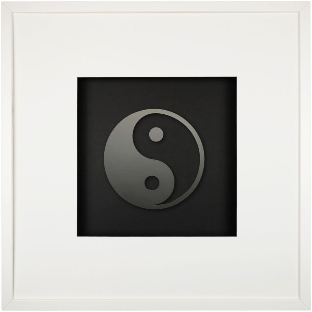Quadratwerk Wandbild Pure Black Yin & Yang 58cm - Rahmen Weiß, Hintergrund Schwarz, Passepartout Weiß/Schwarz