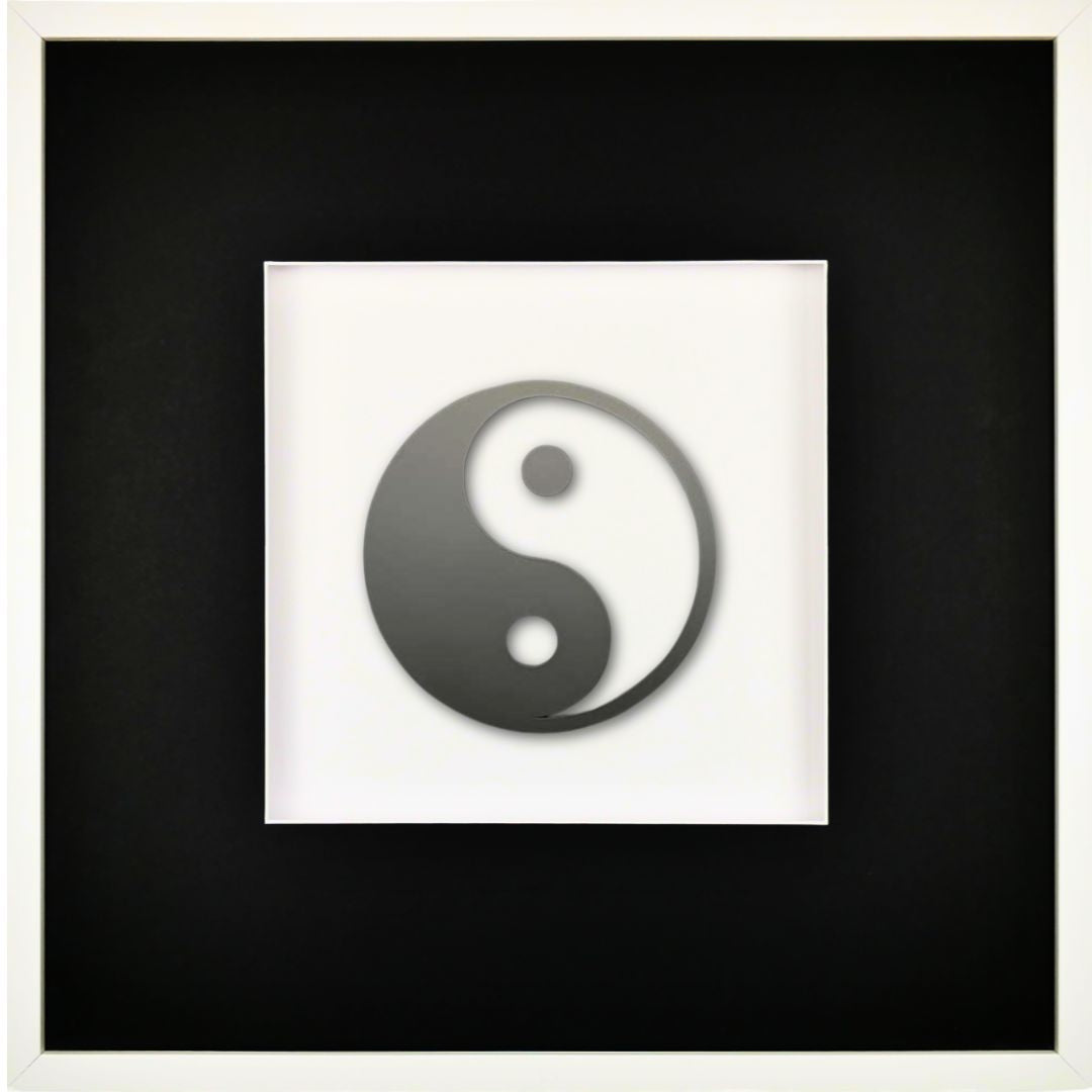 Quadratwerk Wandbild Pure Black Yin & Yang 58cm - Rahmen Weiß, Hintergrund Weiß, Passepartout Schwarz/Weiß