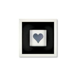 Quadratwerk Wandbild Pure Black Heart 27cm - Rahmen Weiß, Hintergrund Weiß, Passepartout Schwarz/Schwarz