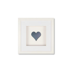 Quadratwerk Wandbild Pure Black Heart 27cm - Rahmen Weiß, Hintergrund Weiß, Passepartout Weiß/Weiß
