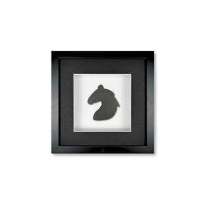 Quadratwerk Wandbild Pure Black Knight Pferdekopf 27cm - Rahmen Schwarz, Hintergrund Weiß, Passepartout Schwarz/Weiß