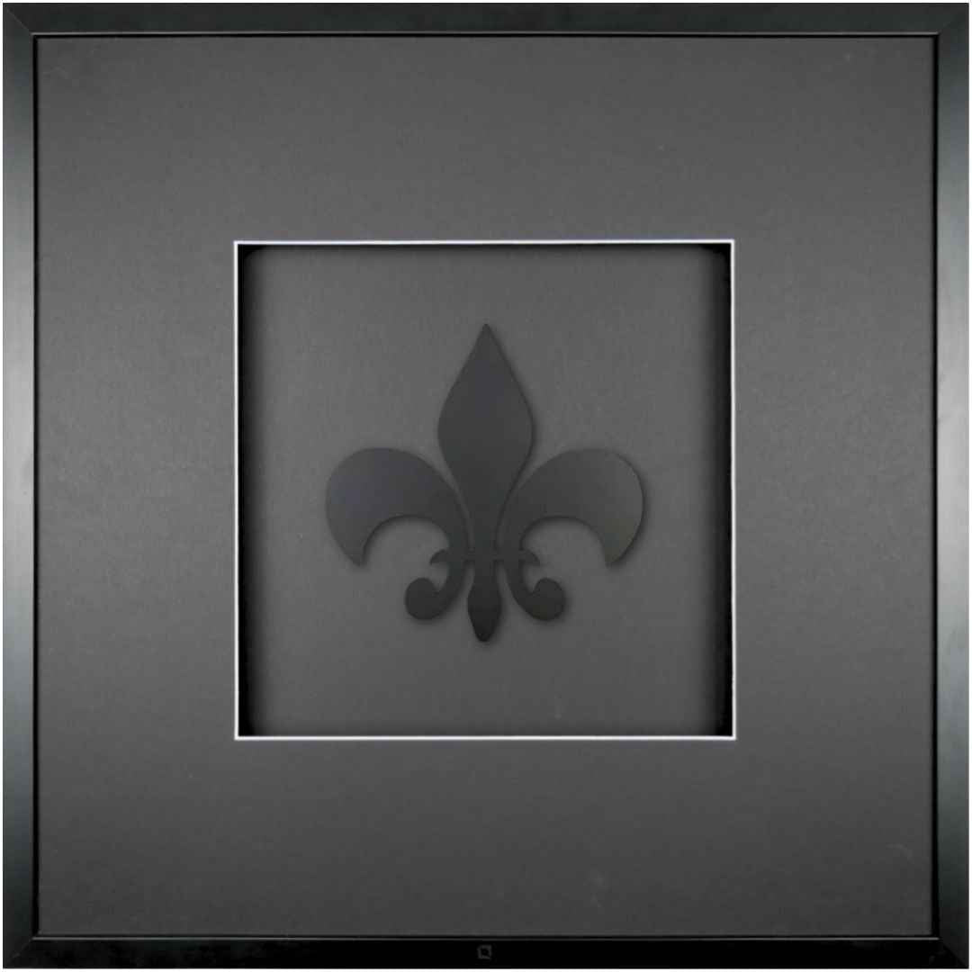 Quadratwerk Wandbild Pure Black Lilie 58cm - Rahmen Schwarz, Hintergrund Schwarz, Passepartout Schwarz/Weiß