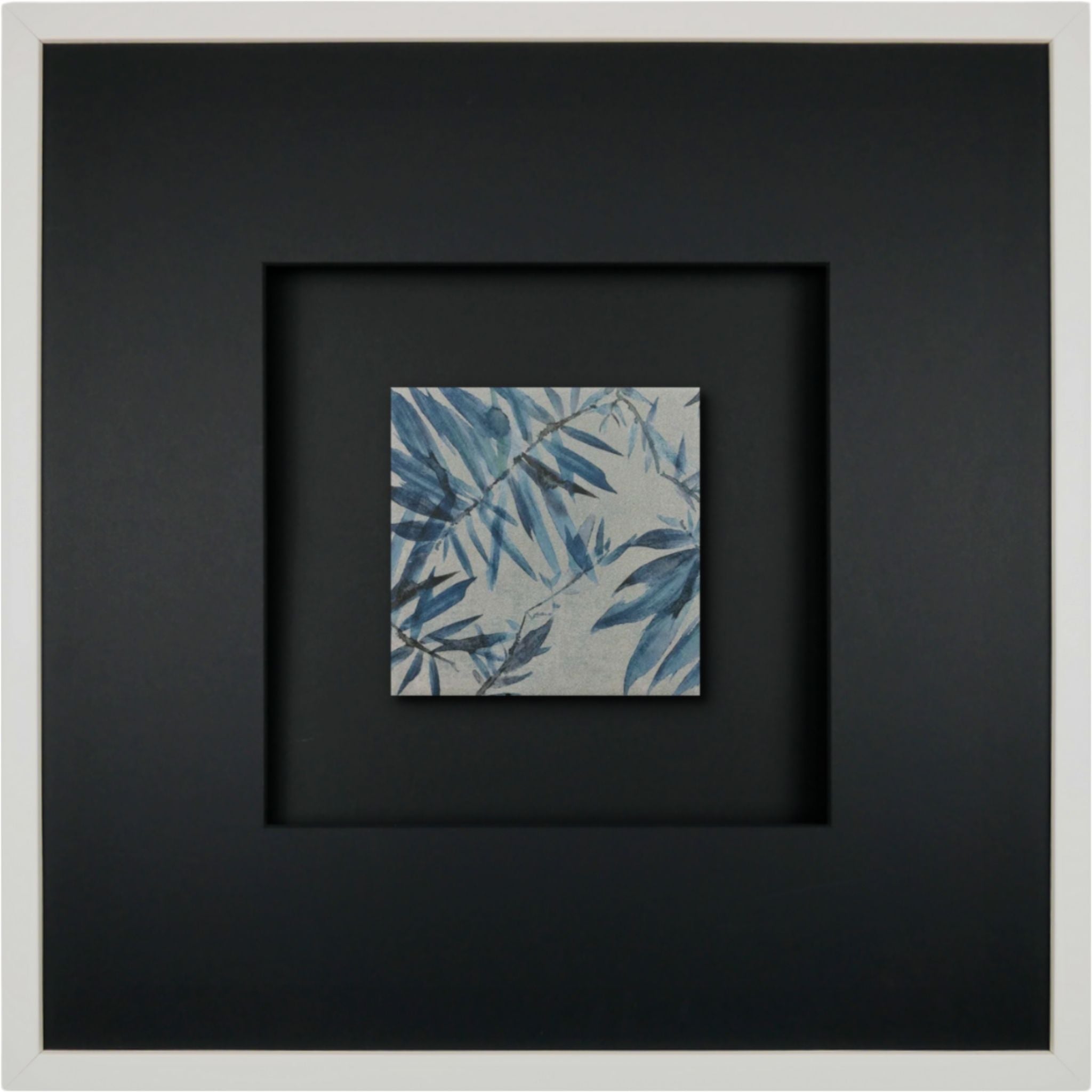 Quadratwerk Wandbild Signature Tile Empire 58m - Rahmen Weiß, Hintergrund Schwarz, Passepartout Schwarz/Schwarz