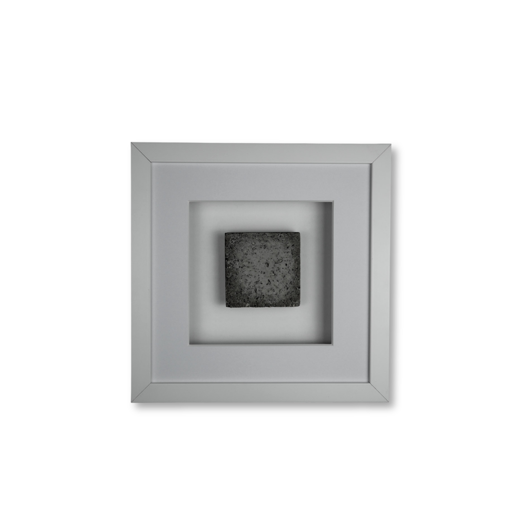Wandbild SPECIAL EDITION Concrete 27x27 cm – einzelnes Betonrelief in rauem Anthrazit, limitiertes 3D-Wandbild handgefertigt Made in Germany, weißer Rahmen