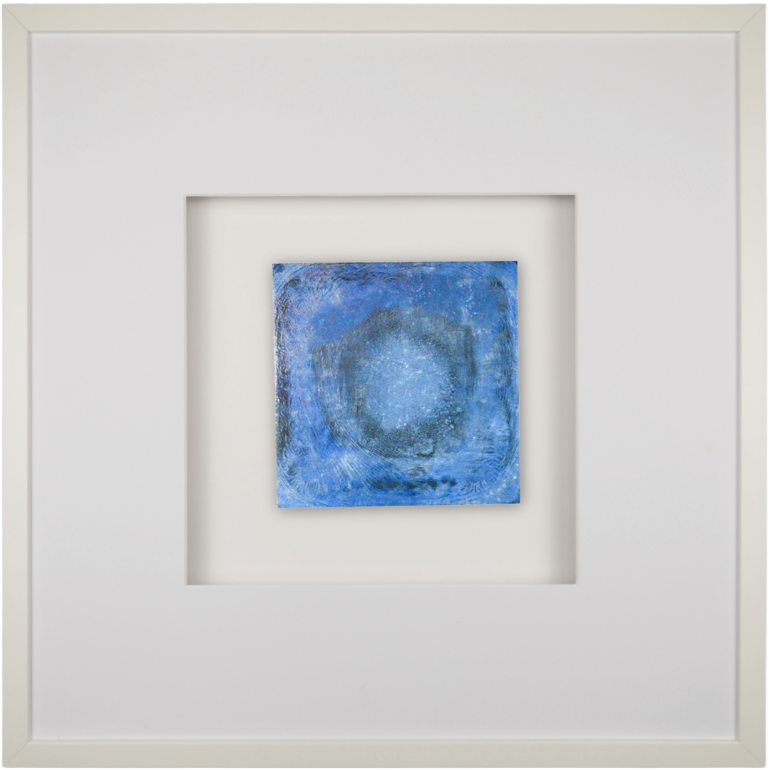 Wandbild SPECIAL EDITION Cosmo 58x58 cm – großes blaues Relief mit kosmischer Wirbelstruktur und Glitzerpartikeln, limitiertes 3D-Wandbild handgefertigt Made in Germany, weißer Rahmen