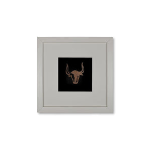 Quadratwerk Wandbild Nahaufnahme Urban Rust The Bull 27cm - Rahmen Weiß, Hintergrund Schwarz, Passepartout Weiß/Schwarz