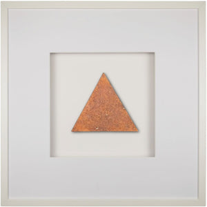 Quadratwerk Wandbild Urban Rust Dreieck 58cm - Rahmen Weiß, Hintergrund Weiß, Passepartout Weiß/Weiß