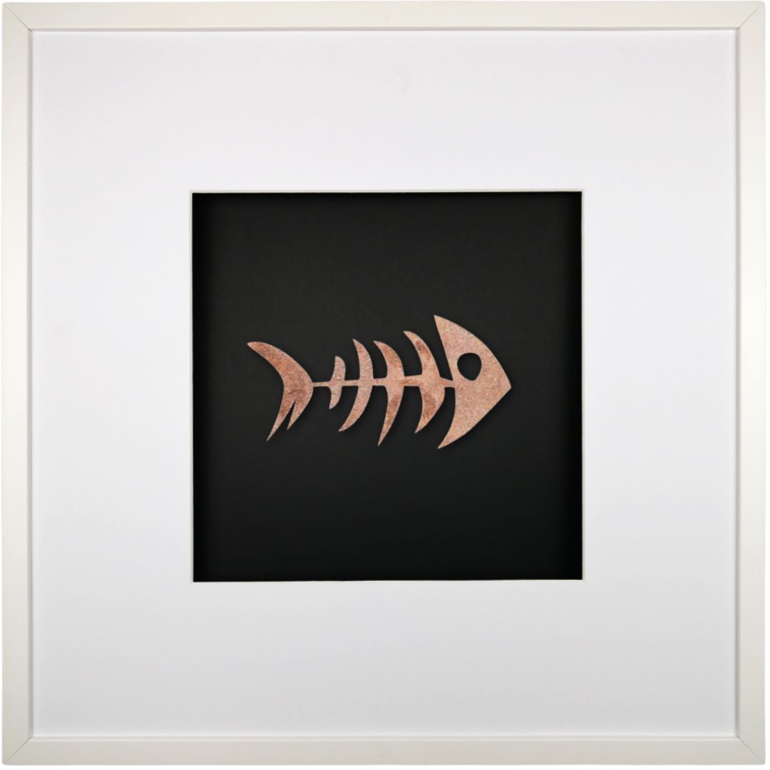 Quadratwerk Wandbild Nahaufnahme Urban Rust Fish 58cm - Rahmen Weiß, Hintergrund Schwarz, Passepartout Weiß/Weiß