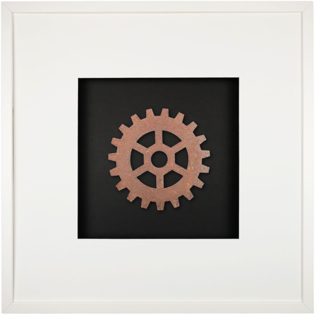 Quadratwerk Wandbild Urban Rust Gear 58cm - Rahmen Weiß, Hintergrund Schwarz, Passepartout Weiß/Schwarz