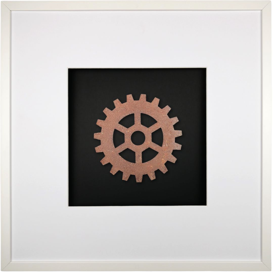 Quadratwerk Wandbild Urban Rust Gear 58cm - Rahmen Weiß, Hintergrund Schwarz, Passepartout Weiß/Weiß