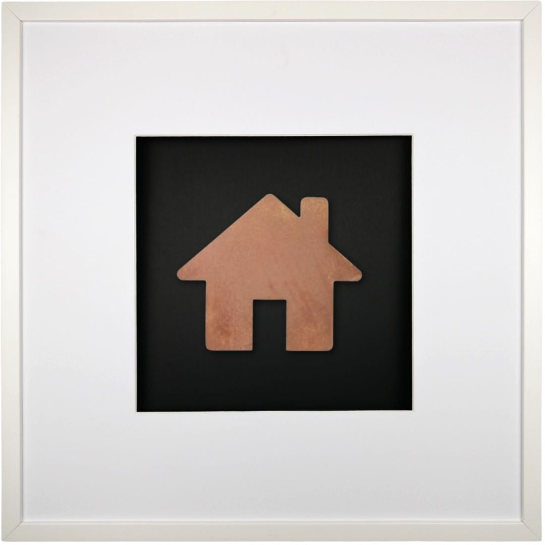 Quadratwerk Wandbild Urban Rust Haus 58cm - Rahmen Weiß, Hintergrund Schwarz, Passepartout Weiß/Weiß