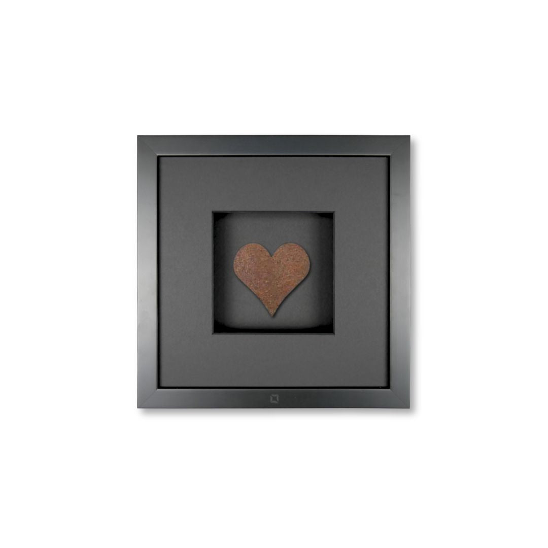 Quadratwerk Wandbild Urban Rust Heart 27cm - Rahmen Schwarz, Hintergrund Schwarz, Passepartout Schwarz/Schwarz
