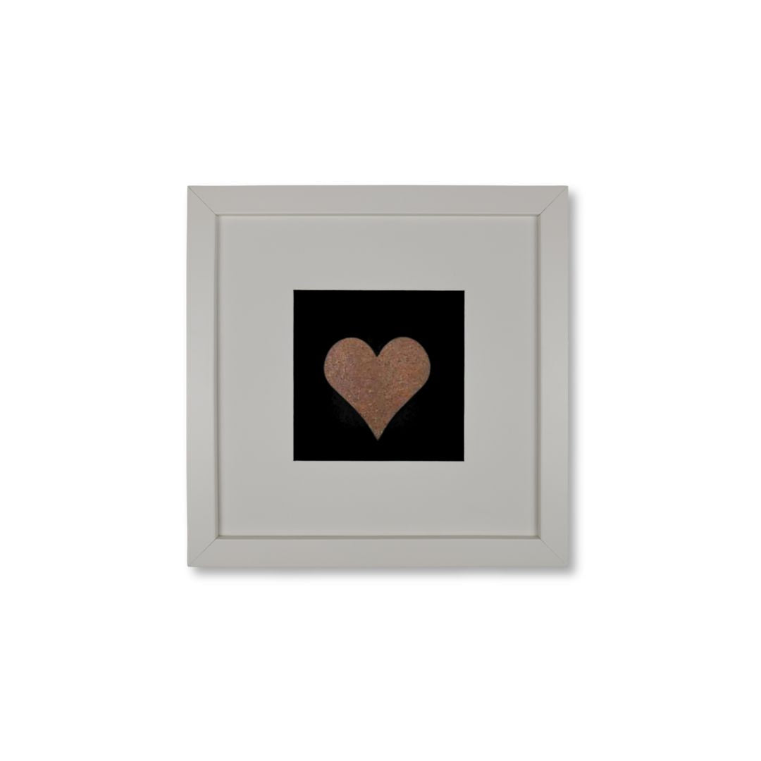 Quadratwerk Wandbild Urban Rust Heart 27cm - Rahmen Weiß, Hintergrund Schwarz, Passepartout Weiß/Schwarz
