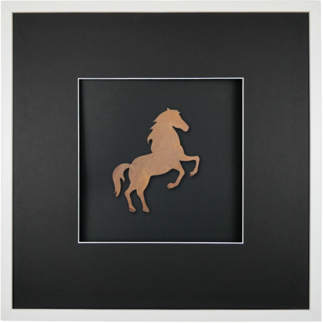 Quadratwerk Wandbild Urban Rust Pferd 58cm - Rahmen Weiß, Hintergrund Schwarz, Passepartout Schwarz/Weiß