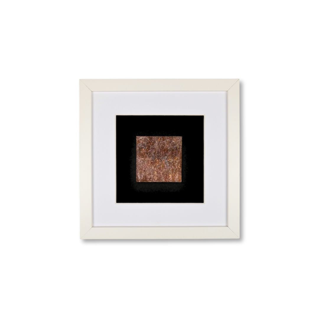 Quadratwerk Wandbild Urban Rust Quadrat 27cm - Rahmen Weiß, Hintergrund Schwarz, Passepartout Weiß/Weiß