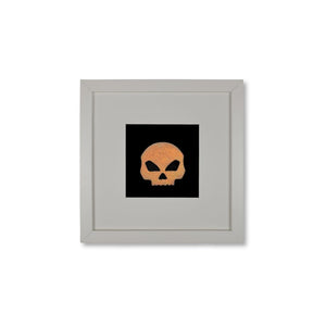 Quadratwerk Wandbild Urban Rust Skull 27cm - Rahmen Weiß, Hintergrund Schwarz, Passepartout Weiß/Schwarz