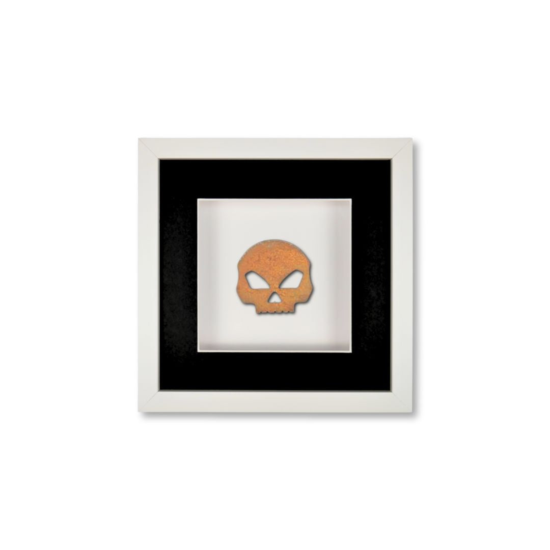 Quadratwerk Wandbild Urban Rust Skull 27cm - Rahmen Weiß, Hintergrund Weiß, Passepartout Schwarz/Weiß