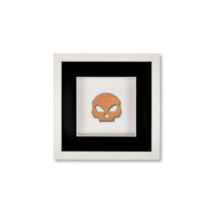 Quadratwerk Wandbild Urban Rust Skull 27cm - Rahmen Weiß, Hintergrund Weiß, Passepartout Schwarz/Weiß