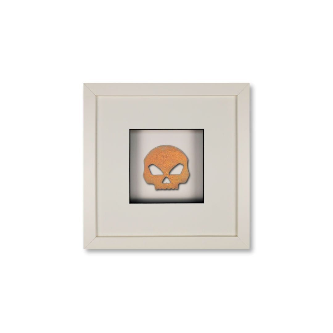 Quadratwerk Wandbild Urban Rust Skull 27cm - Rahmen Weiß, Hintergrund Weiß, Passepartout Weiß/Schwarz