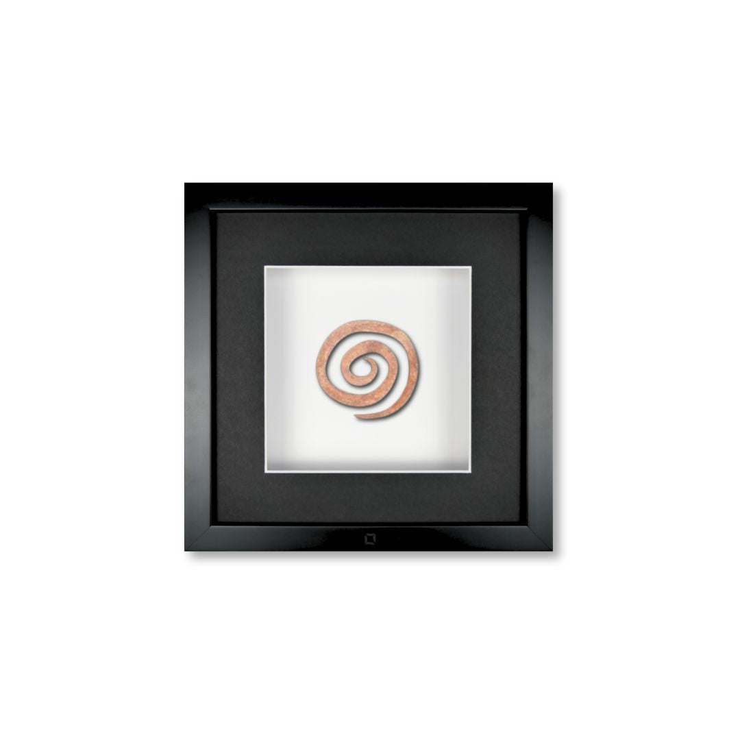 Quadratwerk Wandbild Detailaufnahme Urban Rust Spirale 27cm - Rahmen Schwarz, Hintergrund Weiß, Passepartout Schwarz/Weiß