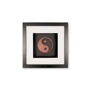 Quadratwerk Wandbild Nahaufnahme Urban Rust Yin & Yang 27cm - Rahmen Schwarz, Hintergrund Schwarz, Passepartout Weiß/Weiß