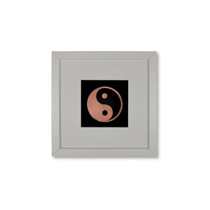 Quadratwerk Wandbild Nahaufnahme Urban Rust Yin & Yang 27cm - Rahmen Weiß, Hintergrund Schwarz, Passepartout Weiß/Schwarz