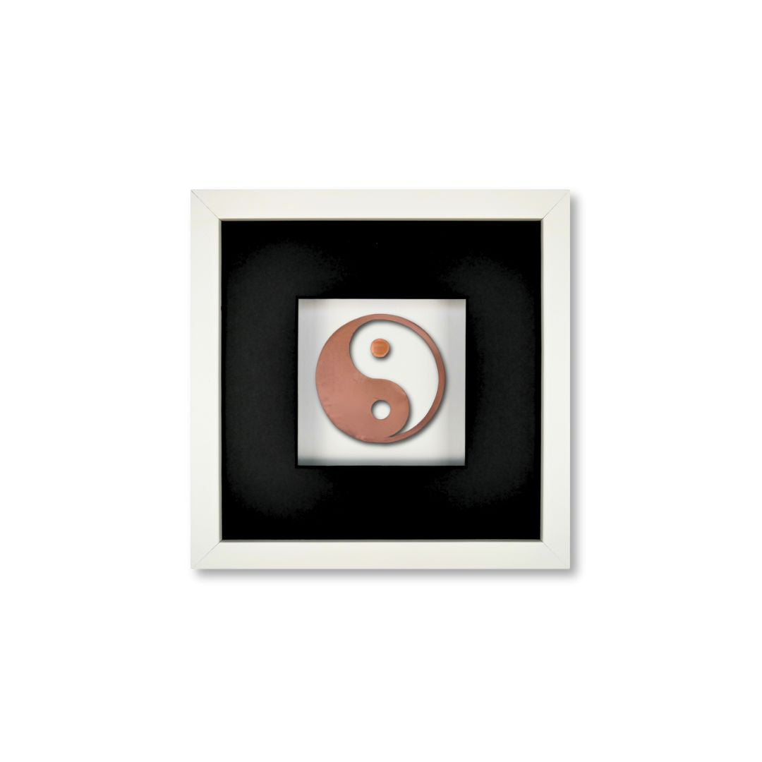 Quadratwerk Wandbild Nahaufnahme Urban Rust Yin & Yang 27cm - Rahmen Weiß, Hintergrund Weiß, Passepartout Schwarz/Schwarz